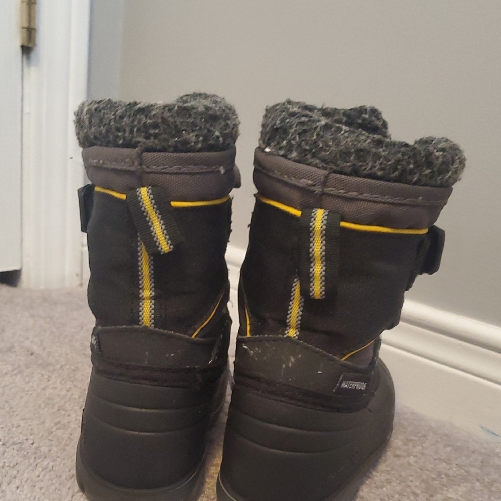 Kamik Waterproof Kids Winter Snow Boots Size 8 | Black Yellow | Warm Insulated - Picture 3 of 5